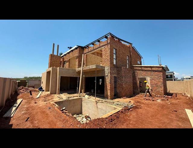 4 BEDROOM HOUSE FOR SALE IN FOUNTAINBROOK ESTATE